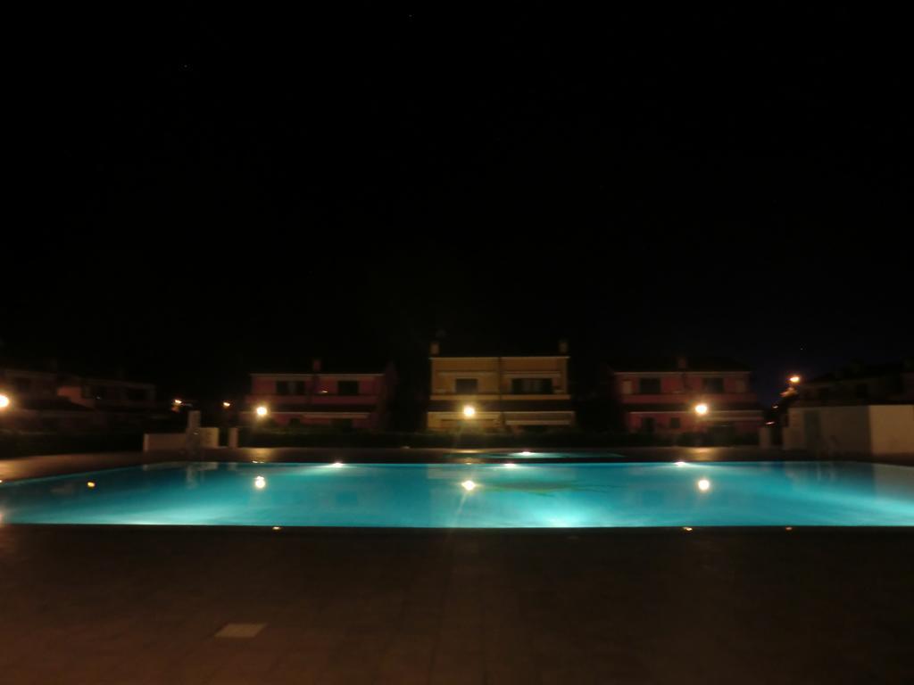 Residence Villaggio Dei Fiori Con Piscina E Posto Spiaggia Incluso Caorle Pokoj fotografie