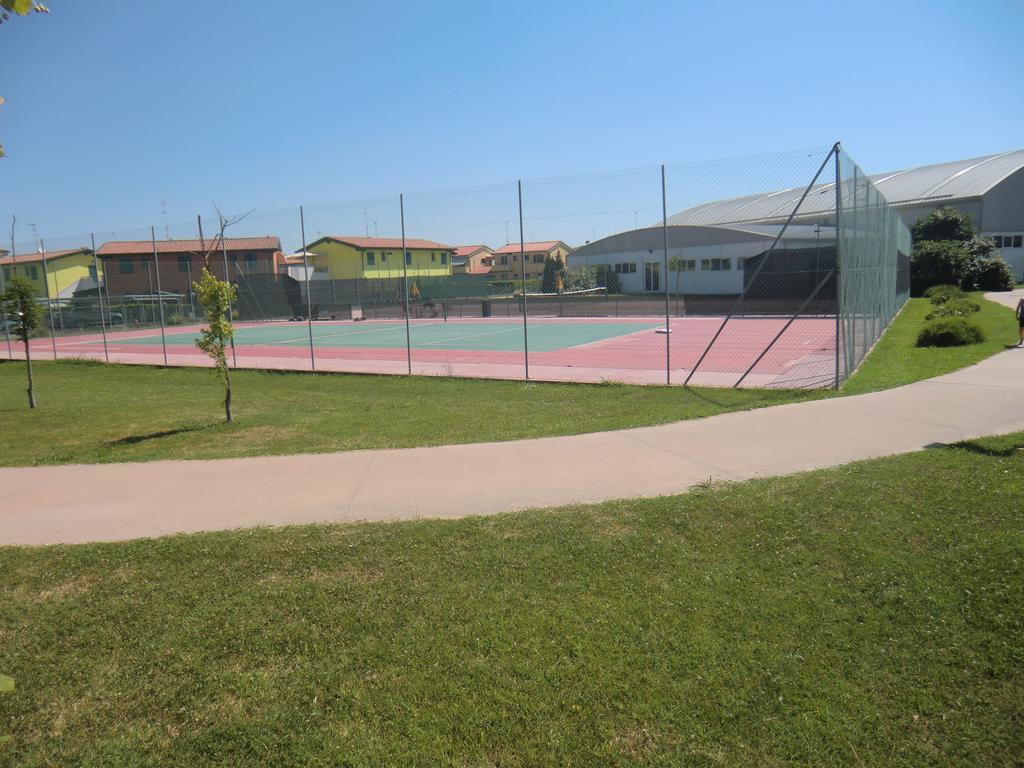 Residence Villaggio Dei Fiori Con Piscina E Posto Spiaggia Incluso Caorle Pokoj fotografie