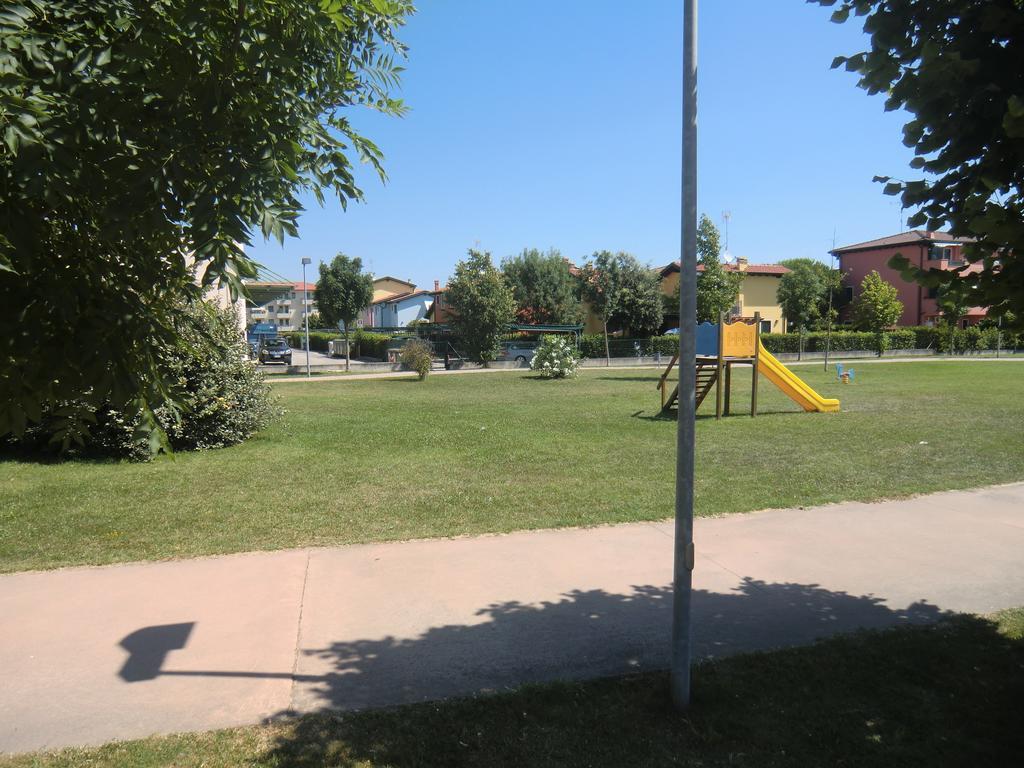 Residence Villaggio Dei Fiori Con Piscina E Posto Spiaggia Incluso Caorle Pokoj fotografie