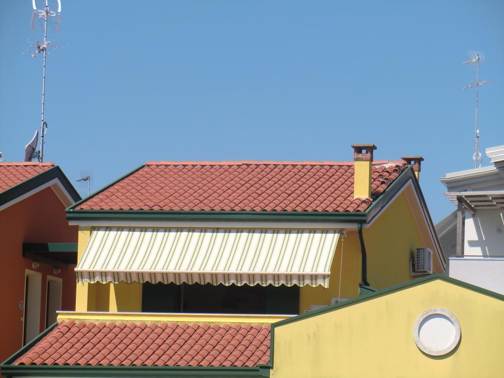 Residence Villaggio Dei Fiori Con Piscina E Posto Spiaggia Incluso Caorle Pokoj fotografie