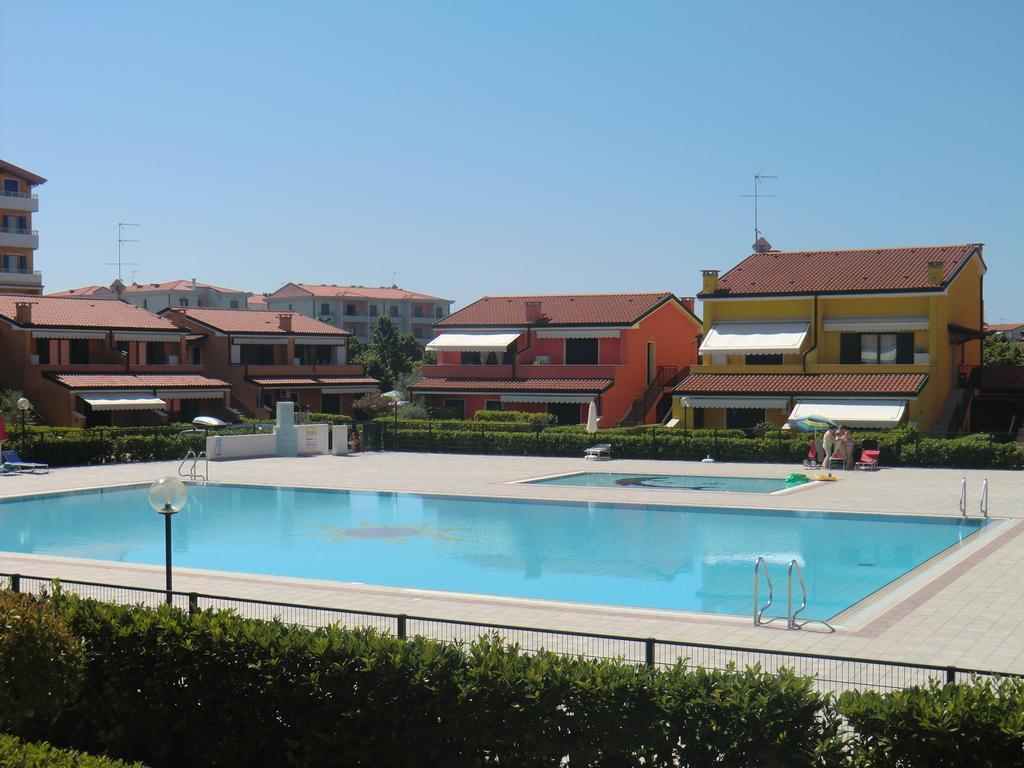Residence Villaggio Dei Fiori Con Piscina E Posto Spiaggia Incluso Caorle Pokoj fotografie