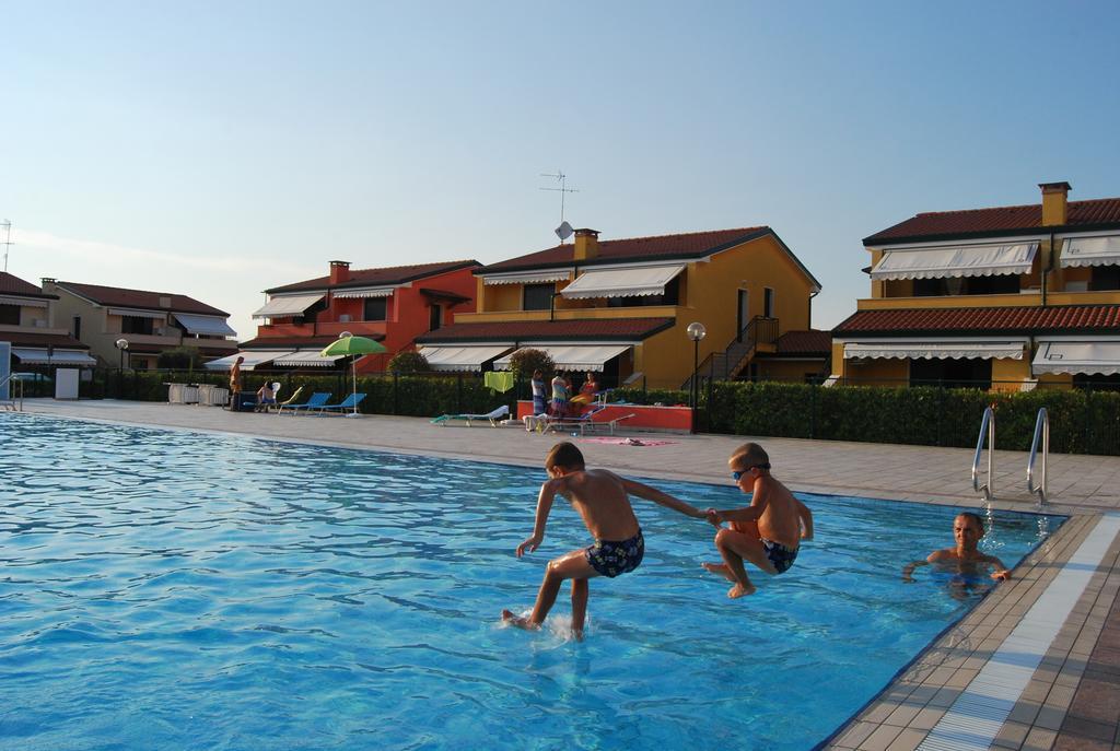 Residence Villaggio Dei Fiori Con Piscina E Posto Spiaggia Incluso Caorle Pokoj fotografie