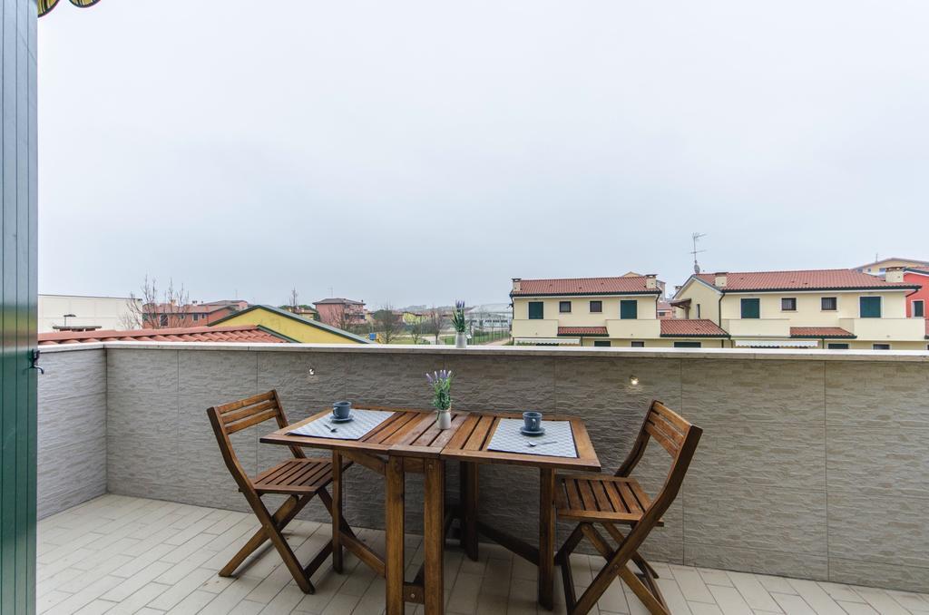 Residence Villaggio Dei Fiori Con Piscina E Posto Spiaggia Incluso Caorle Pokoj fotografie