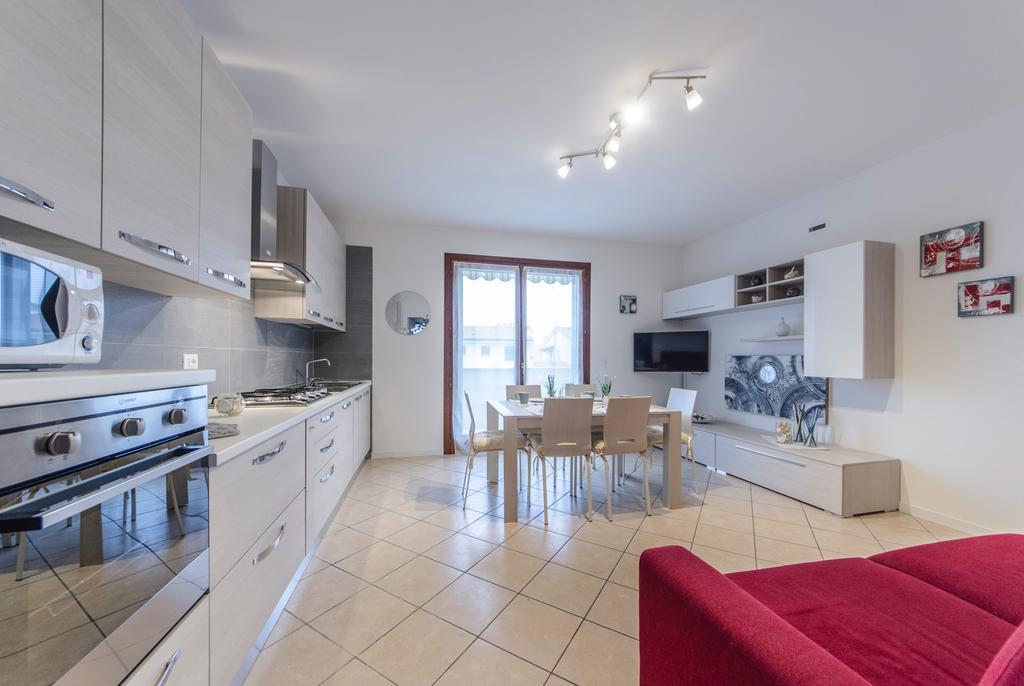 Residence Villaggio Dei Fiori Con Piscina E Posto Spiaggia Incluso Caorle Pokoj fotografie