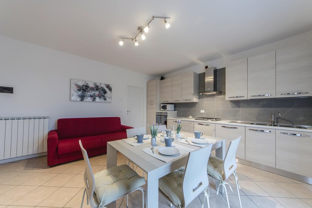 Residence Villaggio Dei Fiori Con Piscina E Posto Spiaggia Incluso Caorle Exteriér fotografie