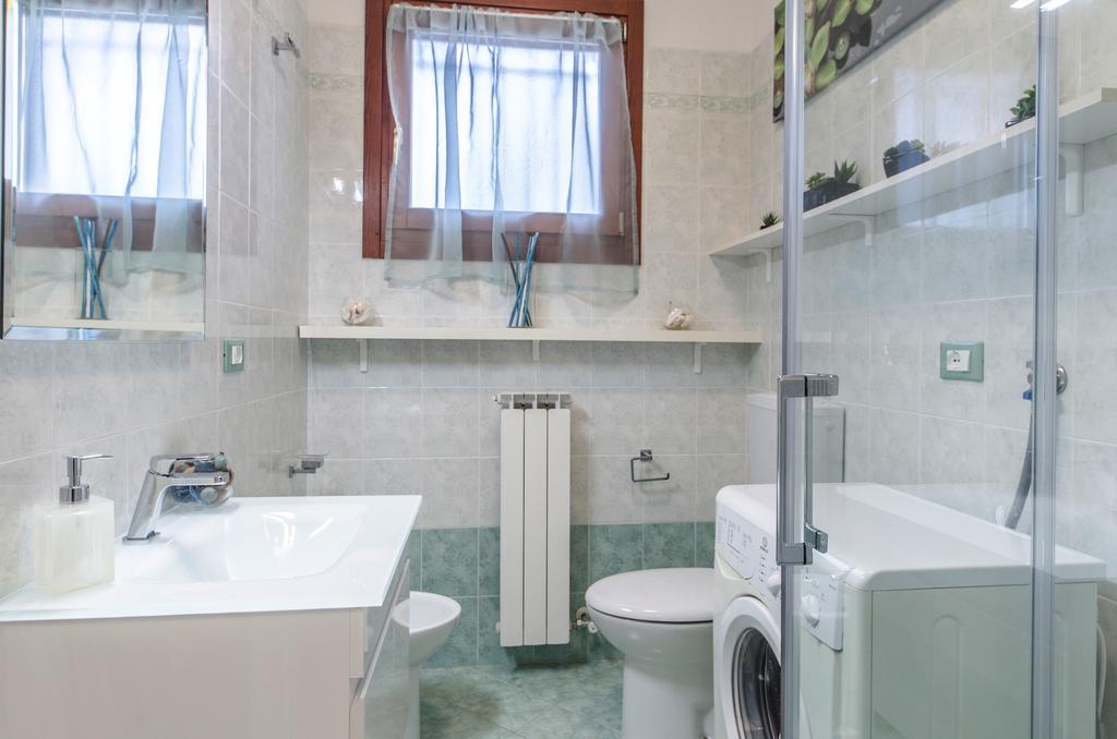 Residence Villaggio Dei Fiori Con Piscina E Posto Spiaggia Incluso Caorle Pokoj fotografie